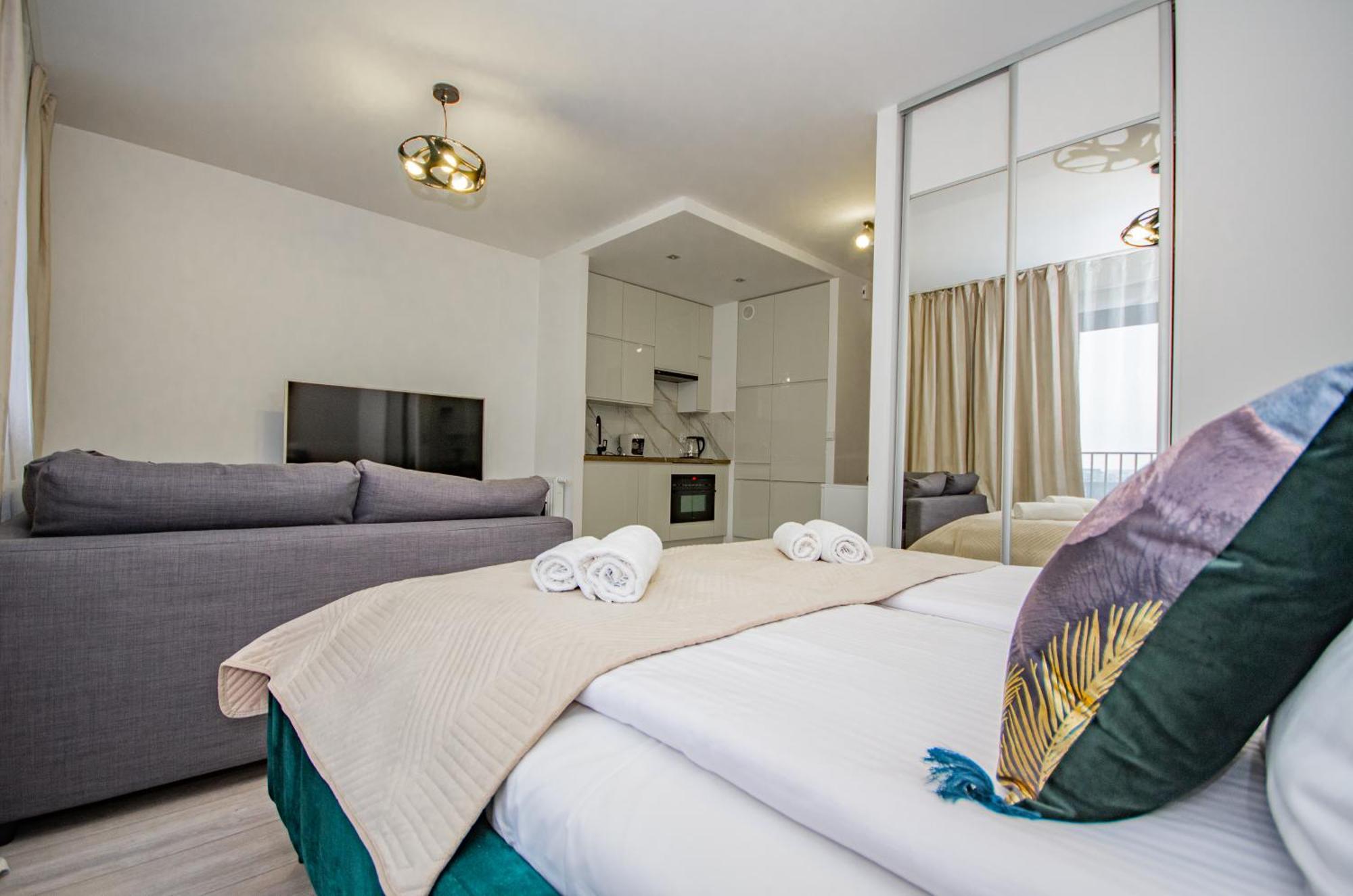 Inpoint Zablocie Near To University, Schindler's Factory, Aptiv,cisco, Ocean And Enterprise Park Appartement