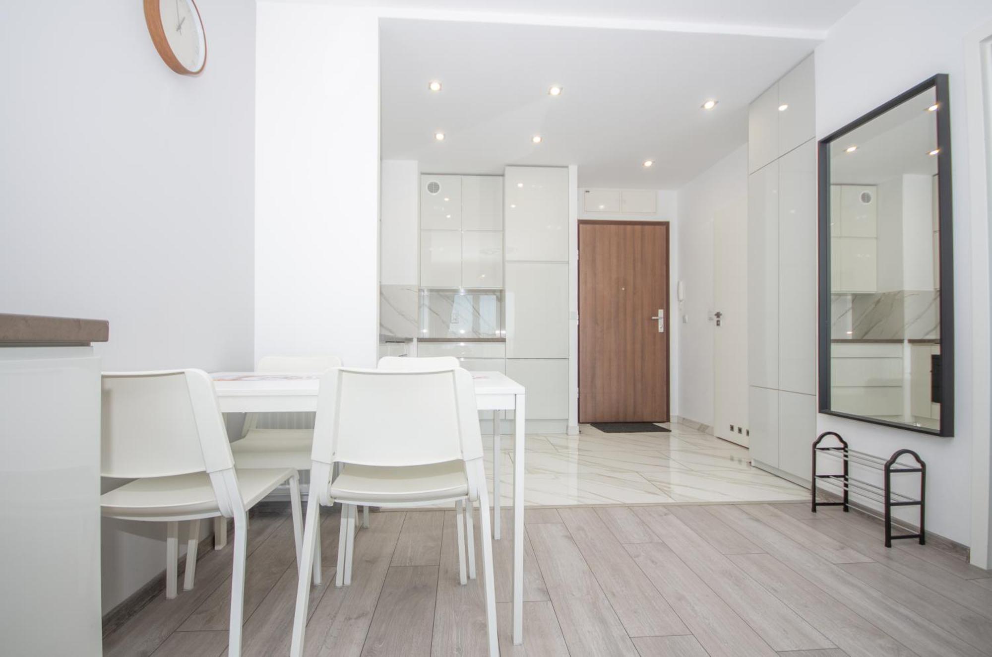 Appartement Inpoint Zablocie Near To University, Schindler's Factory, Aptiv,cisco, Ocean And Enterprise Park